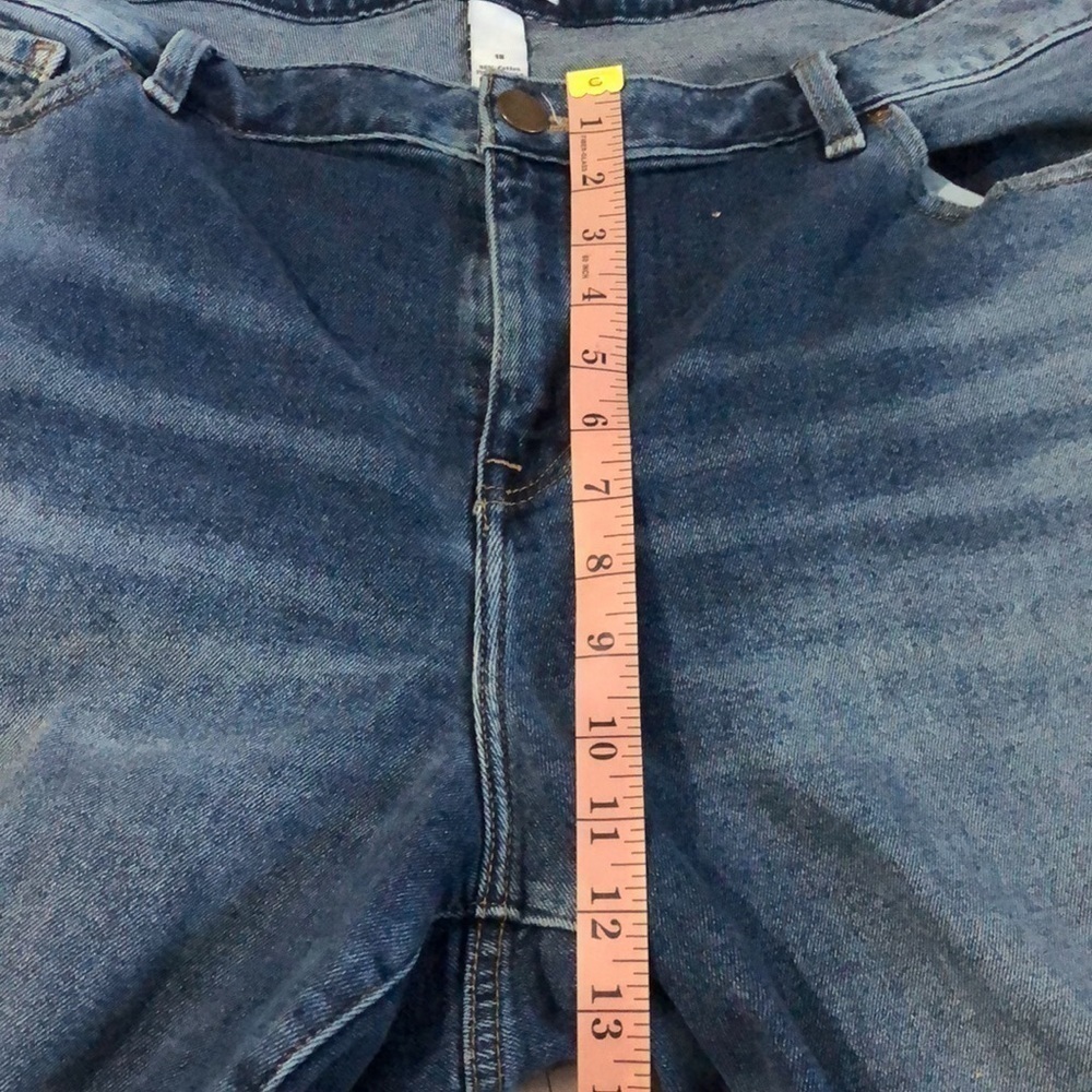 Lane Bryant Distressed Jeans Size 18 - Picture 7 of 9